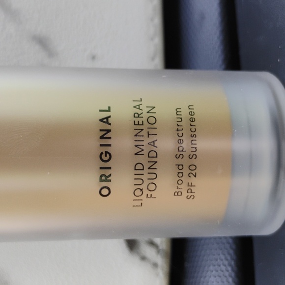 NIB bareMinerals Original Liquid Mineral Foundation SPF 20 - Medium Tan 18 - Picture 5 of 6